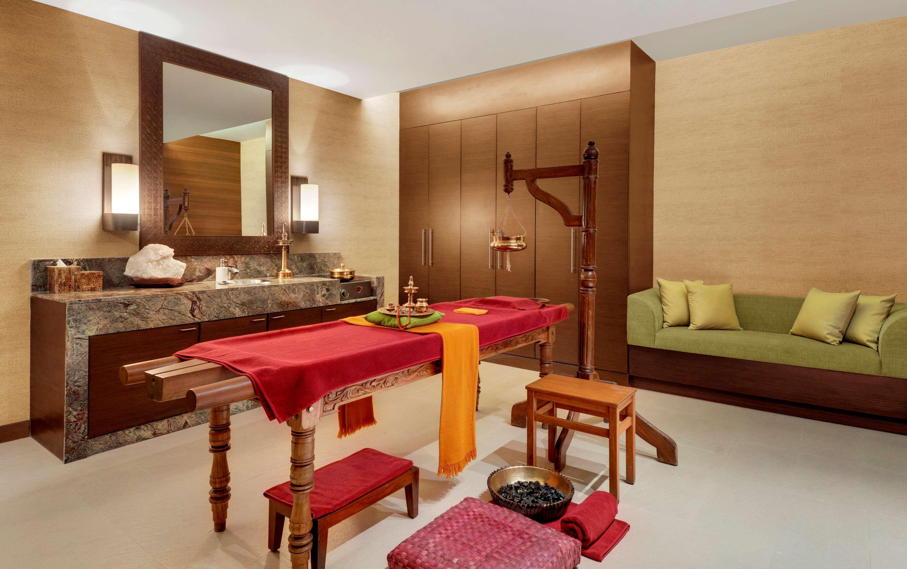 Hyatt Pune Extérieur photo Ayurvedic massage room
