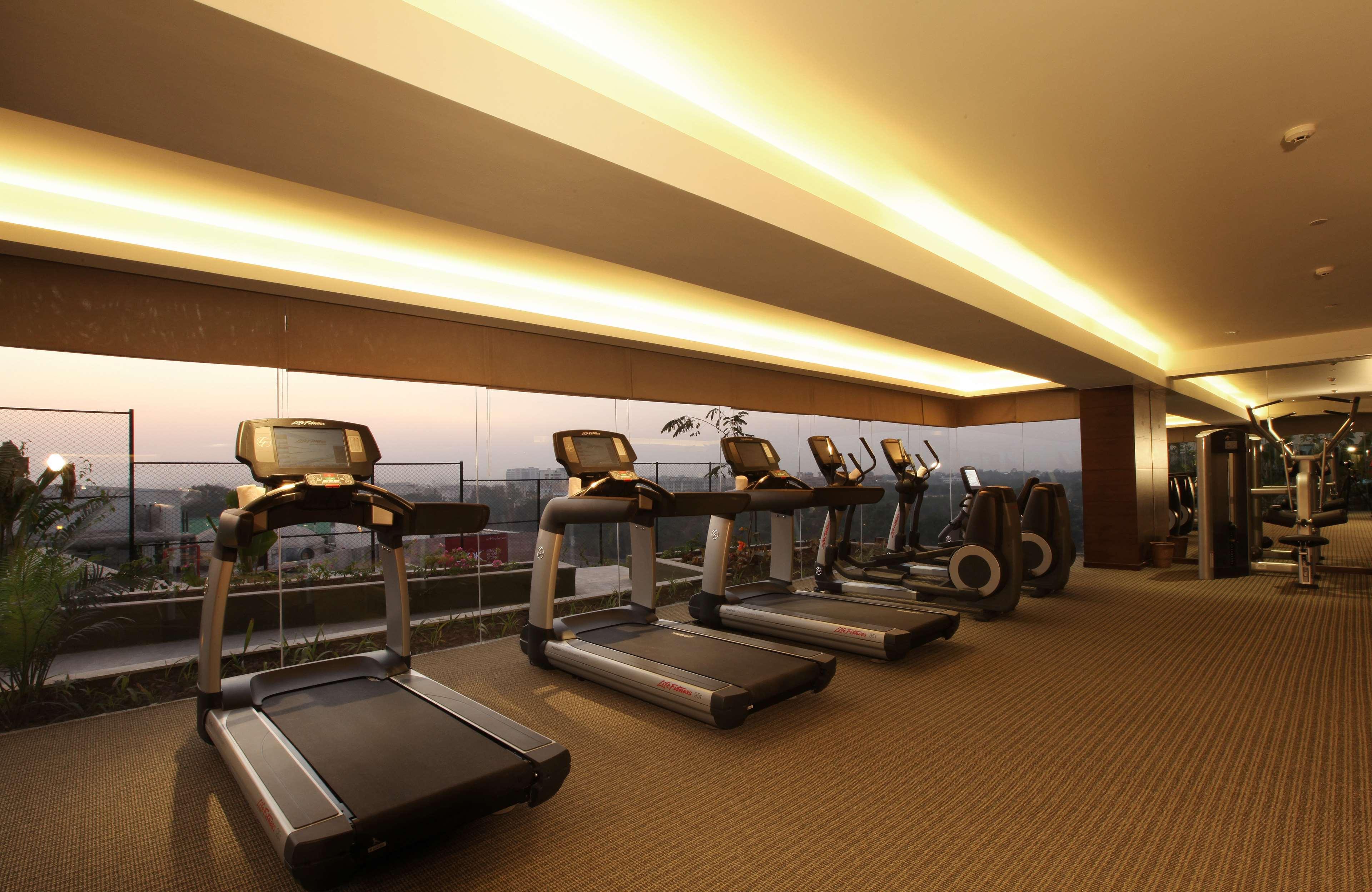 Hyatt Pune Extérieur photo The gym at the hotel