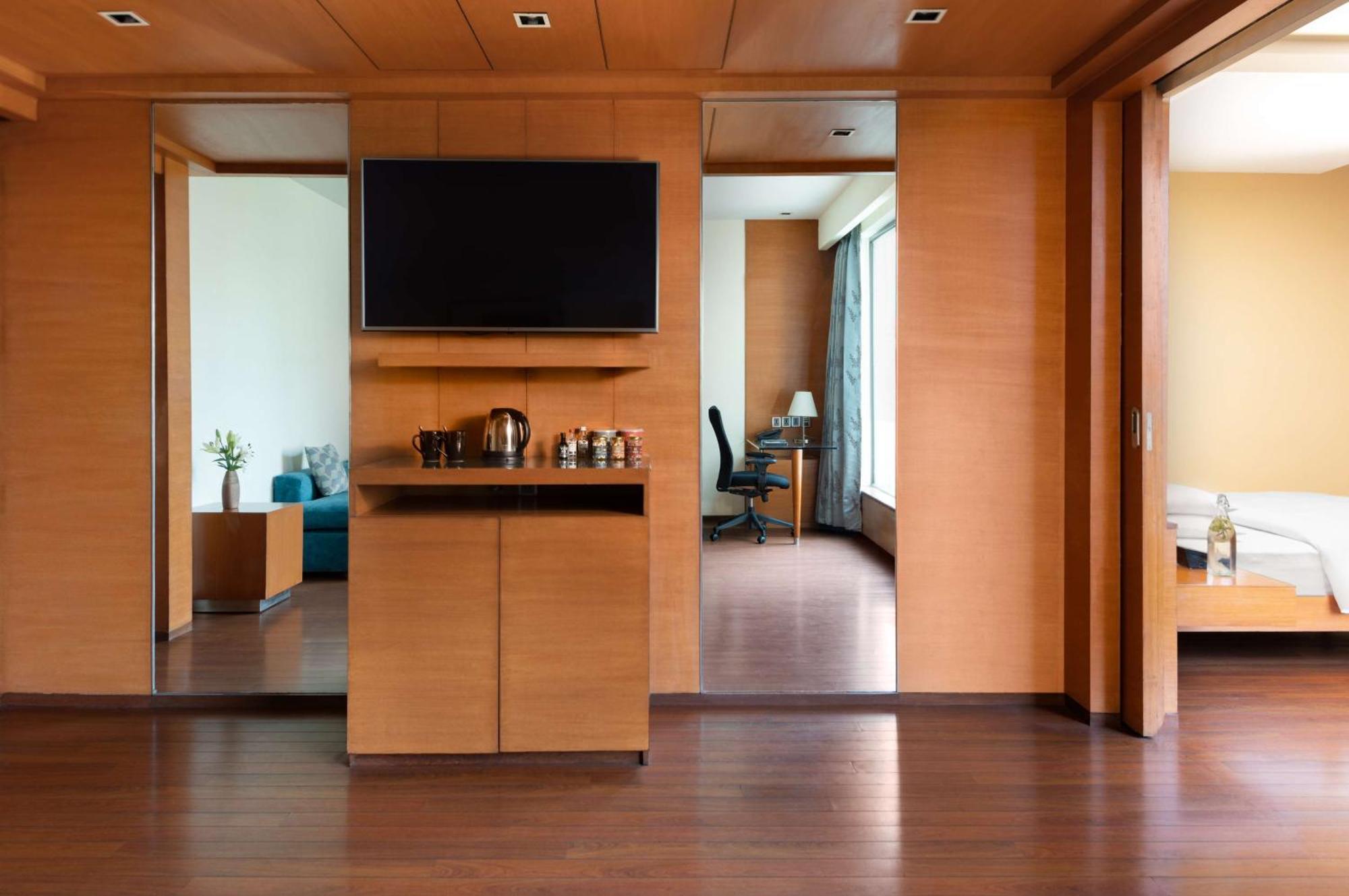 Hyatt Pune Extérieur photo Suite at the Park, Hyderabad