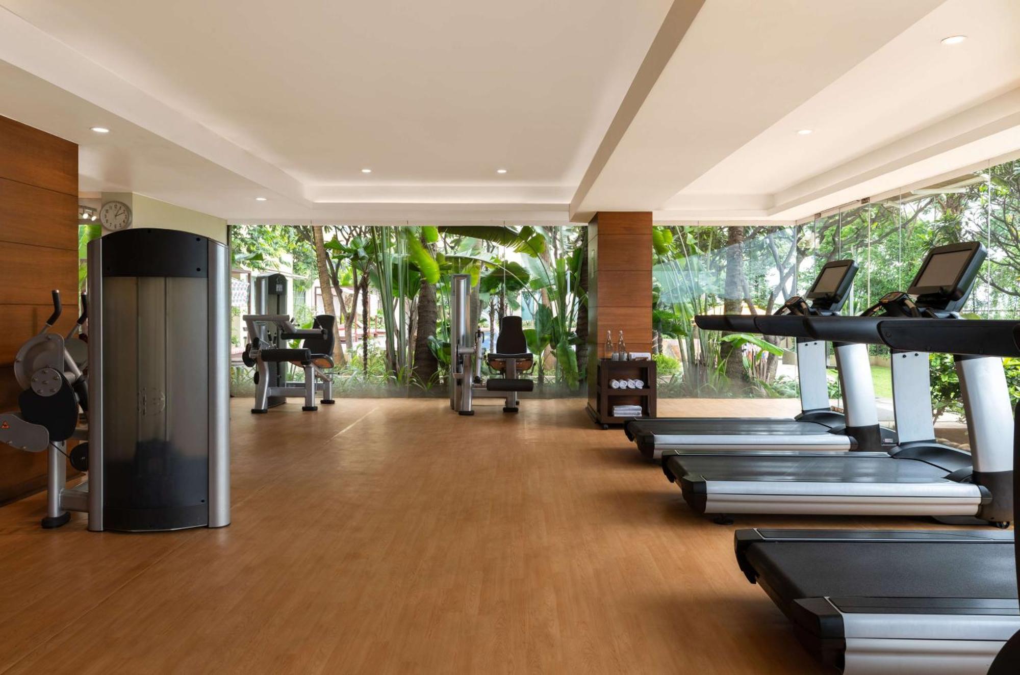 Hyatt Pune Extérieur photo The gym at the hotel