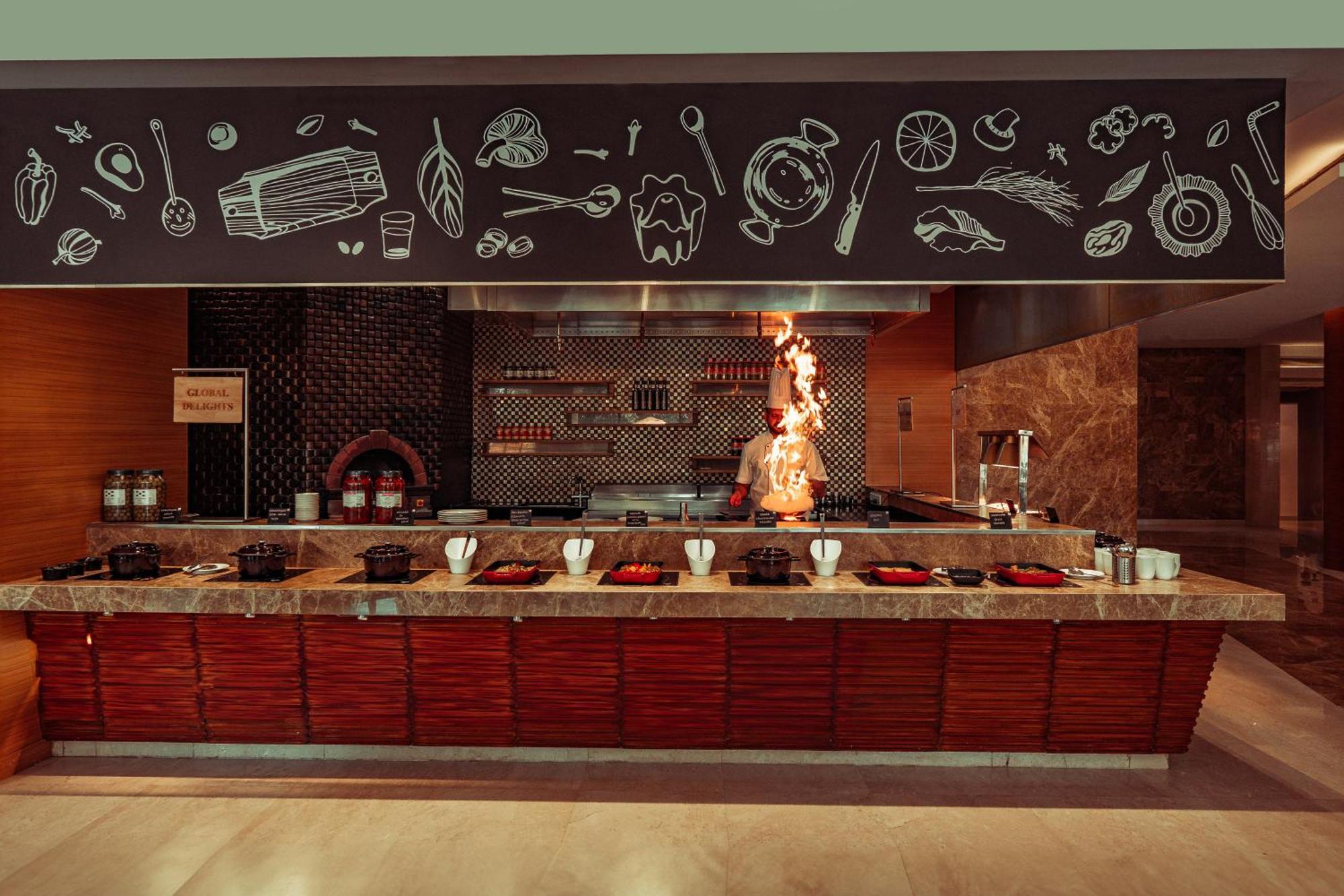 Hyatt Pune Extérieur photo A live kitchen at a hotel