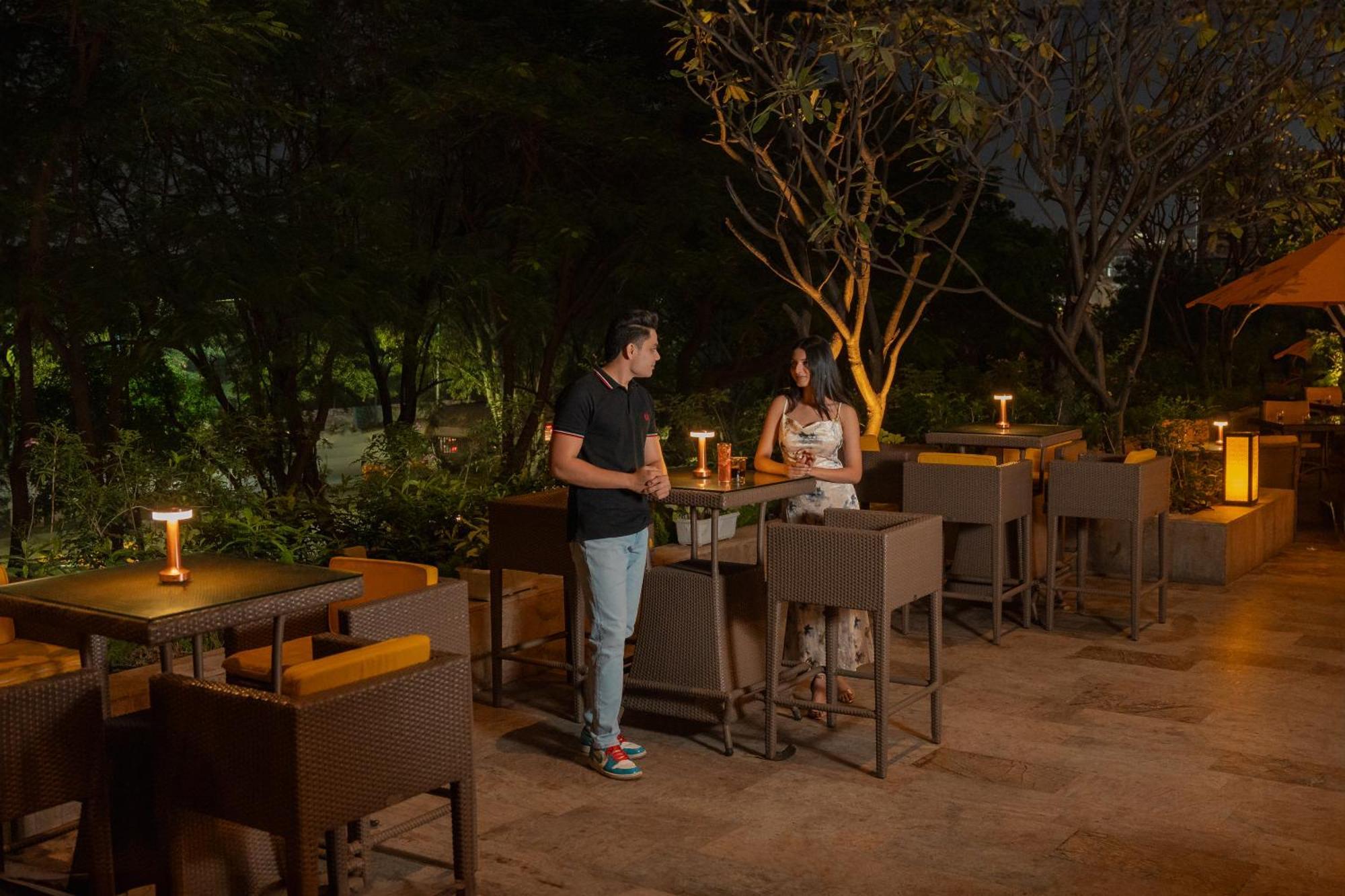 Hyatt Pune Extérieur photo The Bar