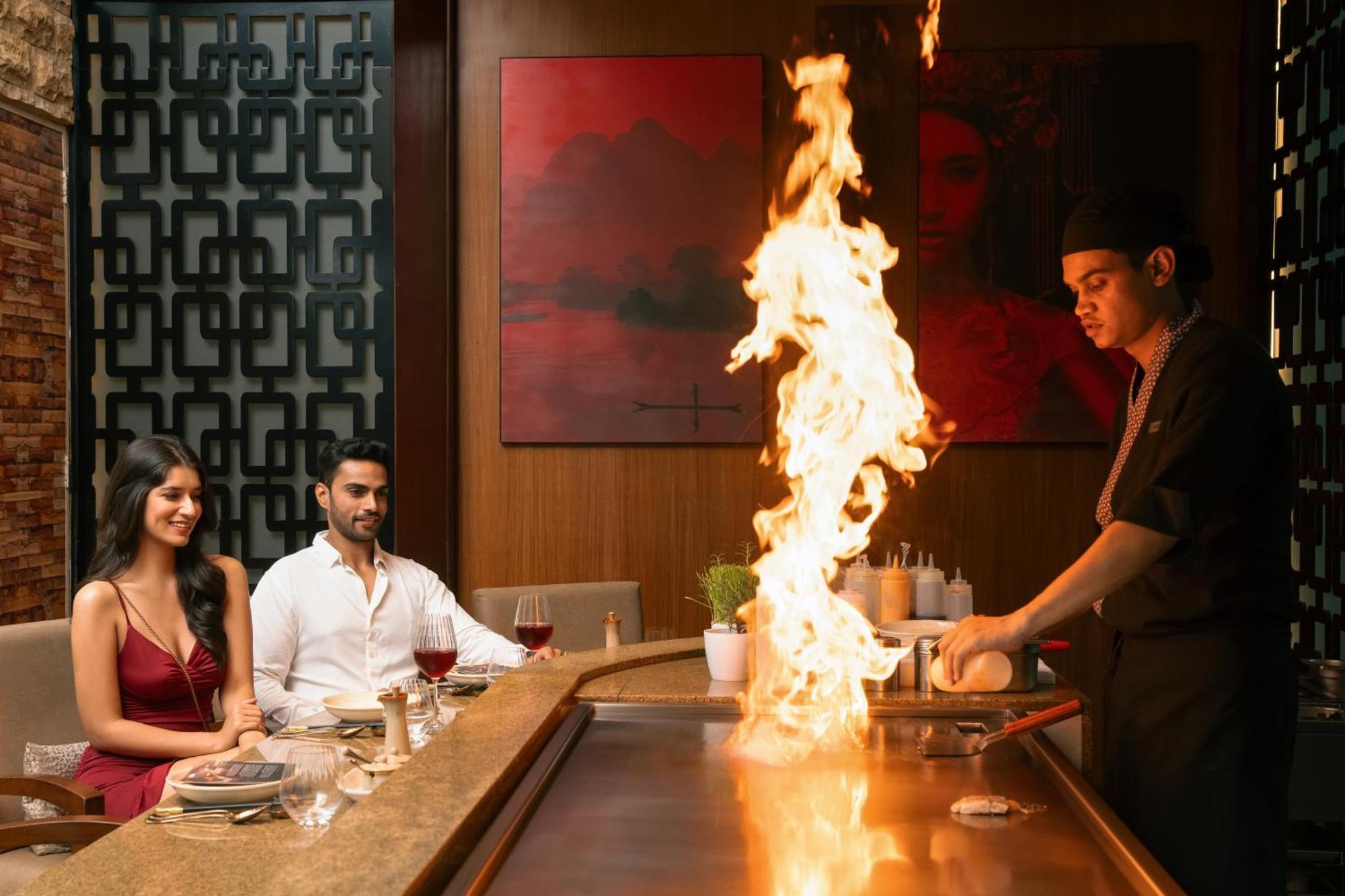 Hyatt Pune Extérieur photo Teppanyaki at the Taj Mahal Palace, Mumbai